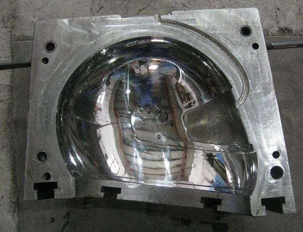 三線立式加工中心850plus-摩托車頭盔模具加工案例(圖3) 三線立式加工中心850plus-摩托車頭盔模具加工案例(圖3)